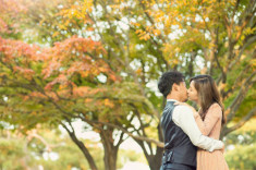 Tiến Đạt hôn vợ 9X đắm đuối ở Hàn Quốc