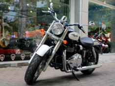  Triumph America 2011 đầu tiên cập cảng Sài Gòn 