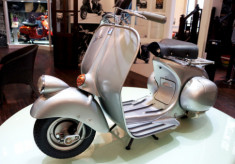  Vespa 98 - scooter cổ từ bảo tàng Piaggio về Việt Nam 