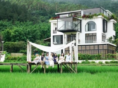 Ngôi nhà với vật dụng từ thời “ông bà anh” ở TP.HCM ấn tượng trên báo Mỹ