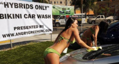  Người đẹp bikini rửa xe hybrid 