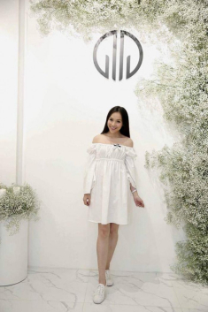 4 bà mẹ đơn thân này ai cũng mặc cực trẻ trung nhưng Hiền Thục vẫn giỏi “cưa sừng” nhất!