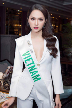 Diện vest thanh lịch, Hương Giang Idol tiếp tục đánh bại nhiều mỹ nhân tại MIQ