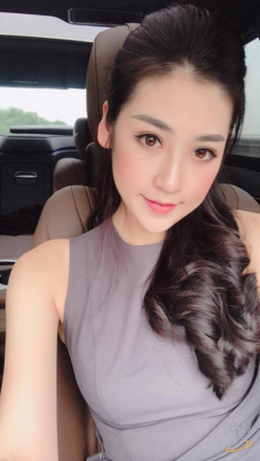 Dương Tú Anh chính là nàng Á hậu thay đổi style chóng mặt nhất sau Tết