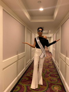 H‘ Hen Niê ăn mặc đẹp, chặt chém dàn thí sinh Miss Universe 2018 không thương tiếc