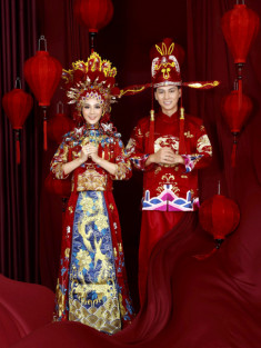 Lâm Khánh Chi chụp ảnh kỷ niệm 1 năm ngày cưới theo phong cách cổ trang