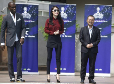 Trương Ngọc Ánh nhắc nhở thí sinh Hoa hậu vô duyên