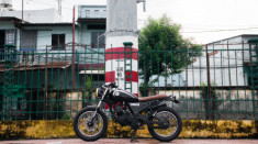 FZ150 “lột xác” Scrambler bụi bặm