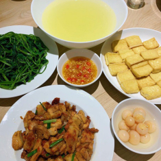Bình luận dưới mâm cơm của con gái, bố ruột Bích Phương còn nhắc tới chàng trai đặc biệt