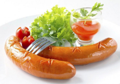 Cách làm xúc xích tại nhà thơm ngon nhất