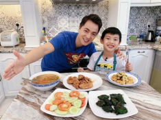 Có vợ đảm hết phần thiên hạ, 3 ông bố nổi tiếng showbiz vẫn không ngại xắn tay vào bếp