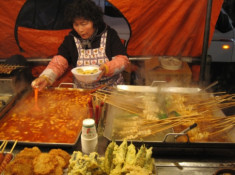 Đã đến Hàn Quốc, đừng quên ghé qua các Pojangmacha chuyên bán đồ ăn đêm