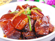 Đầu bếp tiết lộ, kho thịt đừng dùng đường trắng tạo màu, đây mới là thứ khiến thịt ngon, đẹp