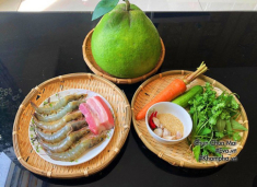 Gỏi bưởi tôm thịt chua ngọt, giòn giòn thanh mát, tuyệt ngon cho ngày hè