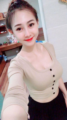 Hot girl 9x nóng bỏng nhất làng hài Bắc: Ra đường với con ai cũng tưởng chị em