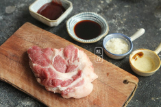 Làm thịt áp chảo bằng nồi cơm điện vừa ngon lại đơn giản, hàng xóm vội sang xin công thức