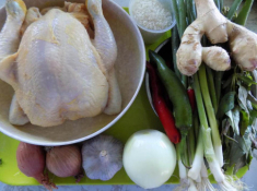 Nộm gà xé phay đơn giản, dễ làm lại giòn ngon, thanh mát vừa mang ra đã hết