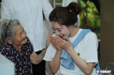 T-ara Eun Jung bất ngờ đến Việt Nam, cùng fan làm từ thiện