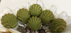Tối nay ăn gì: Bánh bông lan trà xanh hình con sò độc đáo