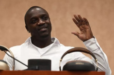 Ca sĩ Akon muốn xây dựng ‘Wakanda trong đời thực’ bằng tiền ảo và tranh chức tổng thống với Donald Trump, Kanye West