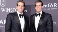 Các tỉ phú Bitcoin nhà Winklevoss đổi tiền như thế nào?