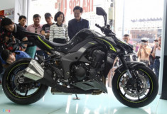 Cận cảnh Kawasaki Z1000 phiên bản R Edition 2017 đầy cơ bắp cho dân ghiền biker