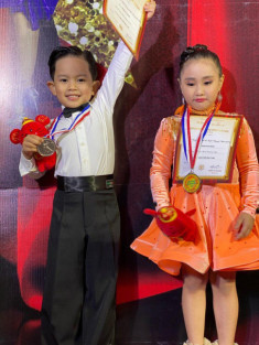 Con trai 4 tuổi dành HCB nhảy Dancesport, Khánh Thi tiết lộ lý do không dám nhìn con thi