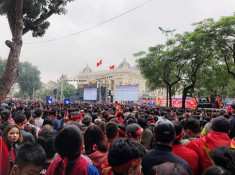 Người hâm mộ nín thở chờ U23 Việt Nam chiến thắng