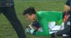Những khoảnh khắc ngoài sân cỏ giữa các cầu thủ U23 Việt Nam khiến CĐV ghép đôi nhiệt tình