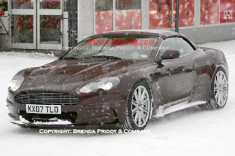  Aston Martin để lộ DBS Volante 