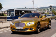  Bentley Continental GTC mạ vàng ở Budapest 