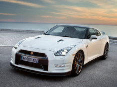  Bí mật hệ truyền động siêu xe Nissan GT-R 