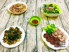 Bữa cơm chiều ấm cúng với rạm rang lá lốt, canh rạm đưa cơm vô cùng