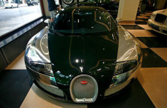  Bugatti Veyron Centenaire đầu tiên có mặt tại đại lý 