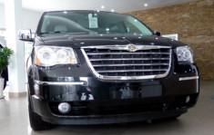  ‘Đập hộp’ Chrysler Grand Voyager 2011 tại Việt Nam 