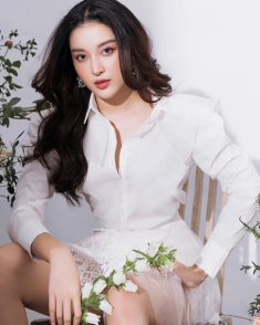 Fan chê gầy, Á Hậu Huyền My đăng ảnh nguyên mâm đồ ăn thịnh soạn rồi tự nhận mình béo