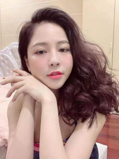 Giật mình với khuôn mặt khác lạ của hotgirl Trâm Anh, có chăng cô nàng lại mới dao kéo?