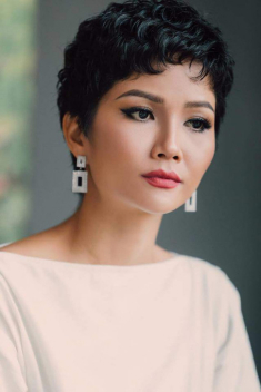 H‘Hen Niê gây choáng vì gương mặt tròn vo, nhưng khi biết lý do ai cũng bật cười!