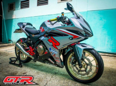 Honda CBR500R trong bản độ GTR Racing Team đầy chất chơi