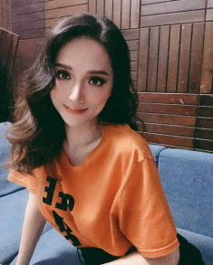 Hương Giang khiến fan lo lắng: diện mạo hiện tại chẳng khác... người ngoài hành tinh