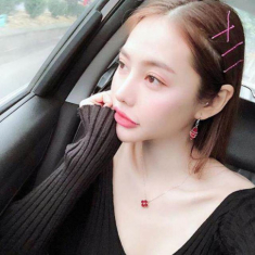 Khoe ảnh đẹp nhưng bị chê “môi tều như mỏ vịt”, Linh Chi lập tức đáp trả gay gắt
