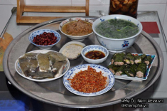 Mẹ Hà Nội định cư ở Sài Gòn khoe mâm cơm ai nhìn cũng phải chú ý bát nước chấm