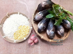 Nấu cháo trai ngọt thơm đãi cả nhà bữa sáng cuối tuần