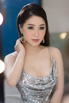 Ngỡ ngàng trước nhan sắc mới của Hương Tràm: fan chỉ biết thốt lên hai từ “người lạ”
