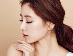 Sửa mũi đẹp xong đến tai bị dị dạng, công cuộc “lên đời” nhan sắc sao mà gian nan quá!