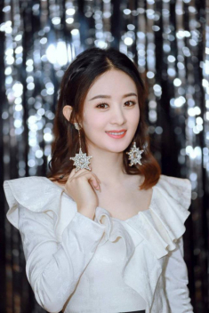 Thân hình thon gọn dù mặt bánh bao, Triệu Lệ Dĩnh đã làm điều đó như thế nào?
