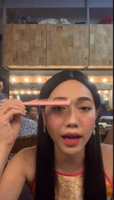 Thánh lầy Diệu Nhi hướng dẫn makeup đón năm mới bằng lược và cặn cà phê cực hài hước