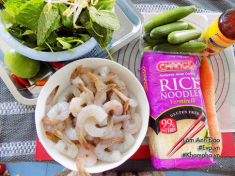 Tôm nướng sa tế cuộn rau thơm ngon ăn hoài chẳng ngán