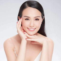Tuấn Hưng sơ hở để lộ nhan sắc đời thực của bà xã, có lung linh như trên ảnh?