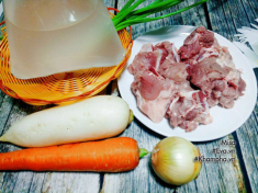 Vào bếp làm hủ tiếu hầm xương tuyệt ngon đãi chồng bữa sáng
